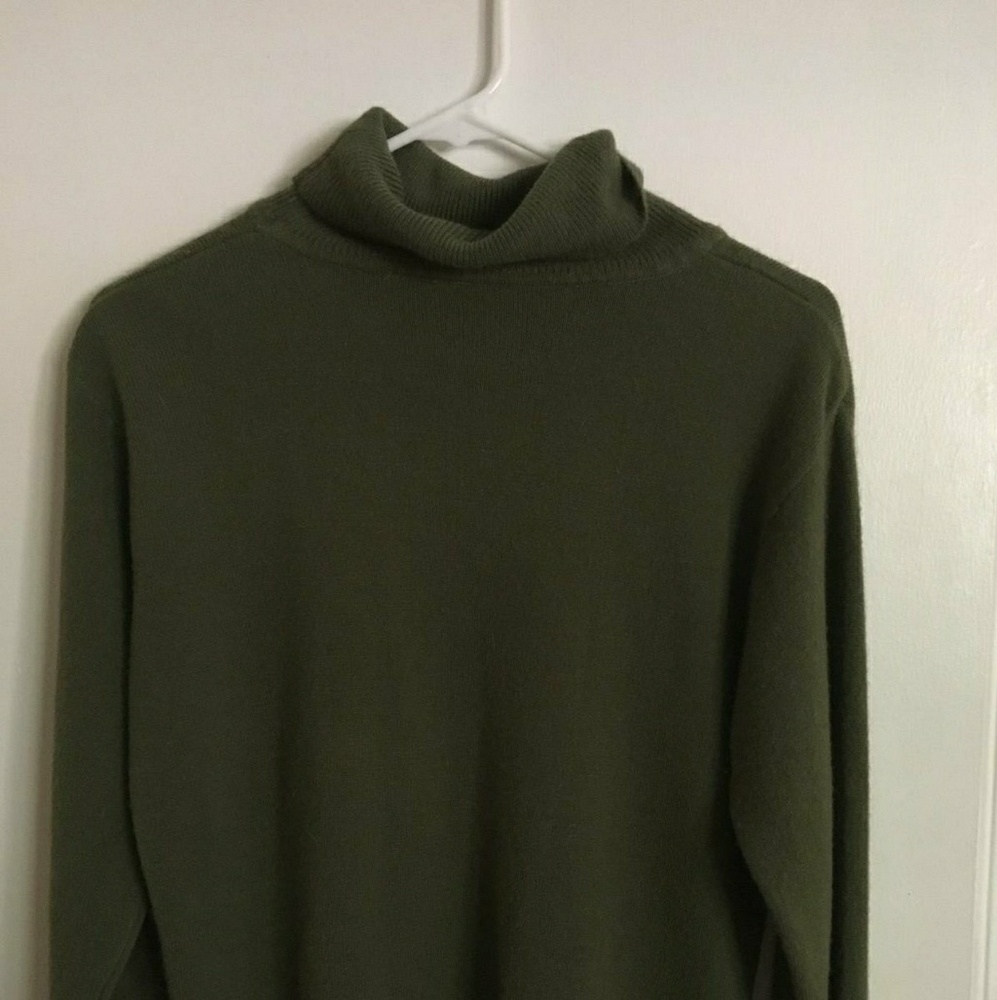 Green turtleneck